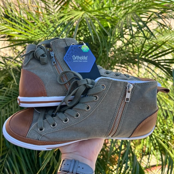 Burnetie Other - Burnetie Men's Green/Tan High Top Vintage Sneakers Size 9